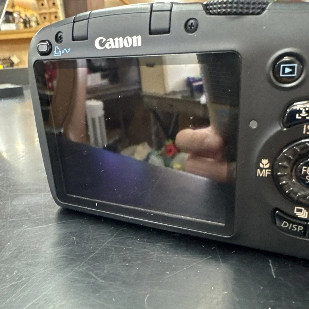 Canon PowerShot SX110 IS 9.0MP Compact Digital Camera With Box & Accessories EUC